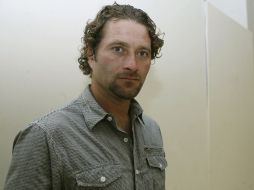 Hugo Barajas expone en el Congreso del Estado Los colores de mi ciudad… de vidrio. M. FREYRÍA  /