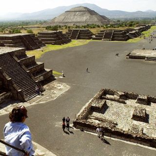 Captan imágenes de túnel en zona arqueológica de Teotihuacan