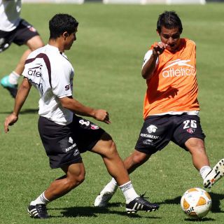 Los jugadores rojinegros ya quieren que se acabe el torneo