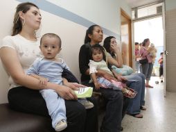 Los niños menores de un año son los más vulnerables ante la falta de vacunas contra el rotavirus. ARCHIVO  /