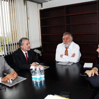 Emilio pide a diputados federales 50% de fondos para el transporte