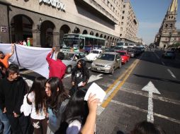 Esta mañana la UdeG convocó a bloquear vialidades en la ciudad para exigir la entrega recursos por parte del Gobierno estatal. S NUÑEZ  /