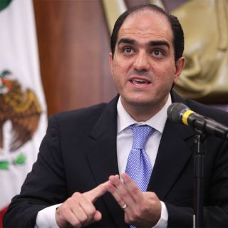 Llama Senado a comparecer a titular del IMSS