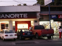 Los asaltantes lograron llevarse 53 mil pesos de una sucursal de Banorte. M. PATIÑO  /