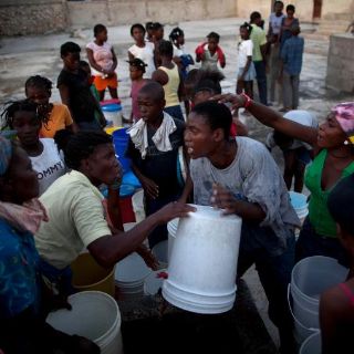 Haití se levantará de catástrofe pese a poca ayuda internacional