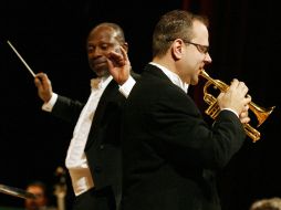 Leslie B. Dunner ofreció un concierto el miércoles pasado como director invitado de la OFJ. E. BARRERA  /