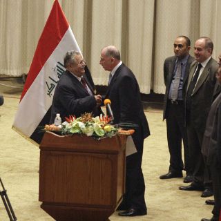 Jalal Talabani jura como nuevo presidente de Iraq