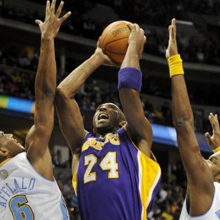 Lakers se despiden del invicto
