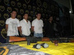 Los indiciados portaban armamento de uso exclusivo del Ejército y las Fuerzas Armadas. M. PATIÑO  /