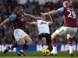 Aunque Javier 'Chicharito' Hernández tuvo participación en el encuentro, no pudo abonar al resultado final. REUTERS  /