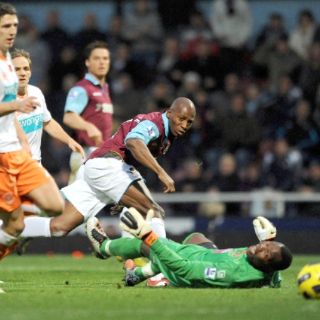 West Ham continúa atascado en el sótano