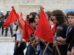 Estudiantes inconformes ante las medidas de auteridad propuestas por el gobierno hace dos dìas. EFE  /