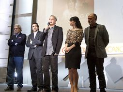 En la foto los actores y el director de la película durante la apertura del festival. FESTICINEHUELVA.ES  /