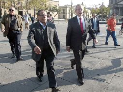 ''Hay que celebrar que la Universidad decide ir por la senda del diálogo'', opinó Fernando Guzmán (der). EL INFORMADOR  /