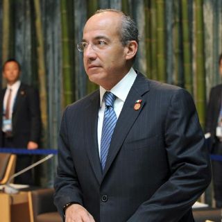 Calderón llama a privilegiar al país antes que a partidos