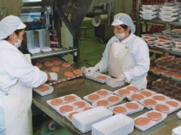 Las mujeres conforman casi la mitad de la fuerza laboral en Estados Unidos. ESPECIAL  /