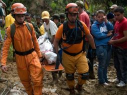 Labor de rescate de Cruz Roja tras fuertes lluvias en Colombia. EFE  /