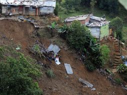 Las fuertes precipitaciones dejan derrumbes en Las Sierra, al este de Medellín. AFP  /