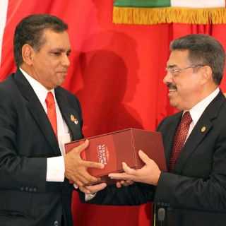 Asume errores gobernador saliente de Veracruz