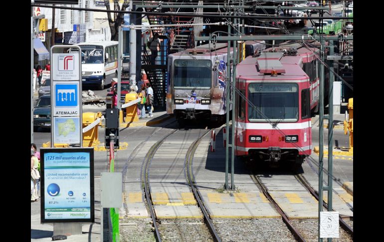 La organización destaca extender las líneas 2 y 3 del Tren Ligero. ARCHIVO  /