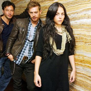 ''No sé si cortarme las venas o dejármelas largas'', a escena