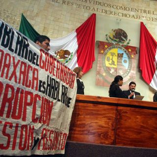 Protestas en informe de Ulises Ruiz