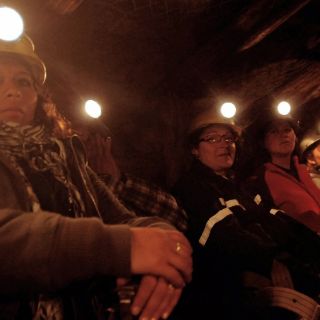 Inician protesta 33 mujeres en mina de Chile