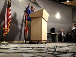 El titular del Departamento de Salud de Arizona, Will Humble, habla de la Proposición 203. AP  /