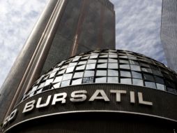 La Bolsa Mexicana de Valores e mantiene al pendeinte de la transacción. ARCHIVO  /