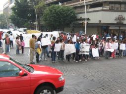 Fueron alrededor de 100 jóvenes los que bloquearon la circulación. C DESENTIS  /