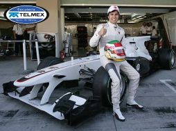 'Checo' Pérez tuvo una buena primer jornada de entrenamiento a bordo de un auto Fórmula Uno. ESPECIAL  /