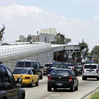 Puente atirantado puede ser de colores a base de luz