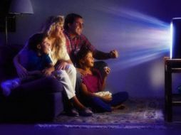 Se recomienda reducir la iluminación artificial cuando se duerme. ESPECIAL  /