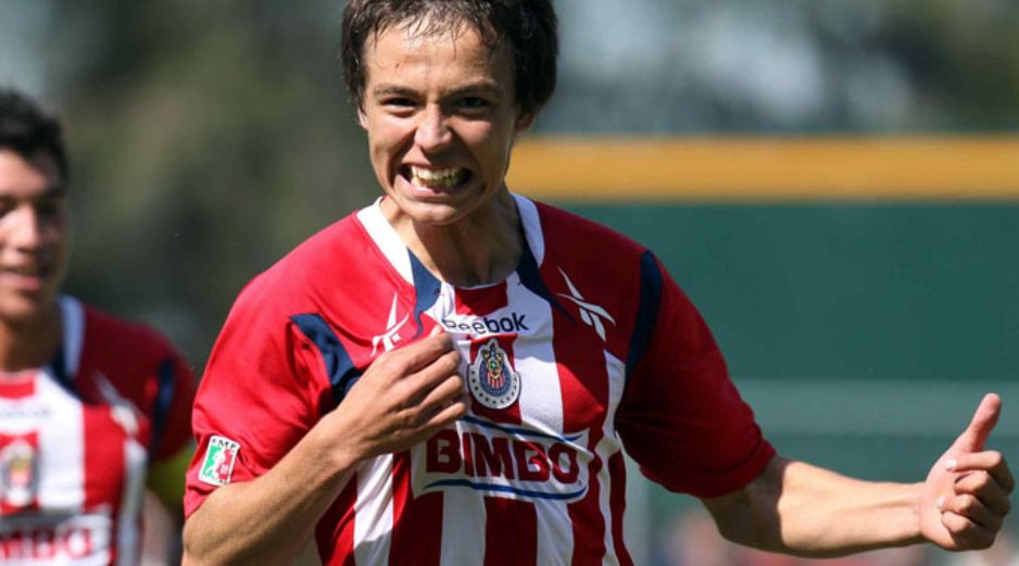 Érick Torres ha llamado la atención en las fuerzas básicas del Guadalajara. MEXSPORT  /