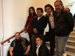 Los cantantes y el director de la OFJ, Héctor Guzmán (derecha), aseguran estar listos para interpretar a Leoncavallo.A. HINOJOSA  /