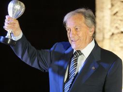 Le entregaron el trofeo Sphera de Luz al primer actor Joaquín Cordero. A. CAMACHO  /