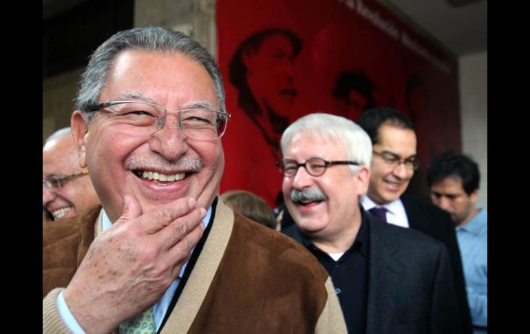 El coordinador del PRI en la Cámara de Diputados sale de una sesión ordinaria en el pleno de la Cámara Baja. EL UNIVERSAL  /