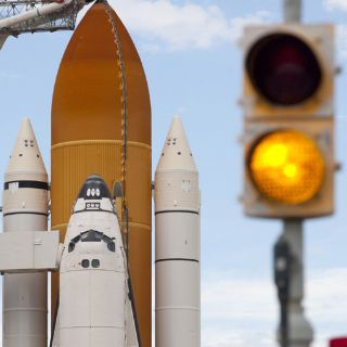 La partida del Discovery se detiene