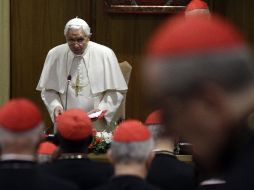 El Papa Benedicto XVI se reúne este viernes con unos 150 cardenales de todo el mundo para analizar temas como la pederastia. AP  /