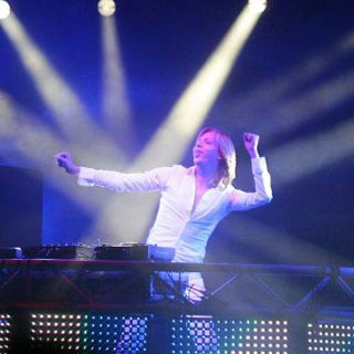 Revolución blanca en el Foro Alterno