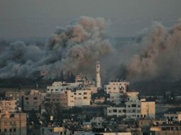 Momento en el que el cohete impacta en la franja de Gaza. AP  /