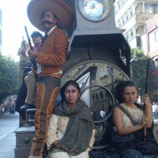 Festejan Centenario de la Revolución en centro tapatío