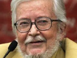 El escritor agradeció y apuntó que se debe culturizar la política para lograr la libertad. EL UNIVERSAL  /