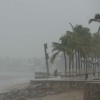 Continúa cerrada la Vía Reynosa-Matamoros tras paso de 'Alex'