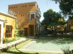 Patio posterior y alberca de Los Abolengos. E. FLORES  /