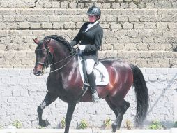 Masha Ugryumova montando a “Ermitaño” durante la prueba de Cuarto Nivel que ganó. A. CAMACHO  /