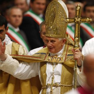 Benedicto XVI justifica el uso del preservativo