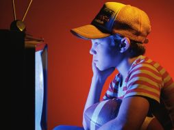 Los científicos concluyeron que la luz nocturna artificial afecta posiblemente el comportamiento del ser humano. ESPECIAL  /