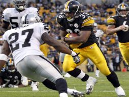 Isaac Redman, corredor de los Acereros tuvo grandiosa participación en la contundente victoria de su equipo. AP  /