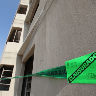 Investigan irregularidades por torre sin licencia